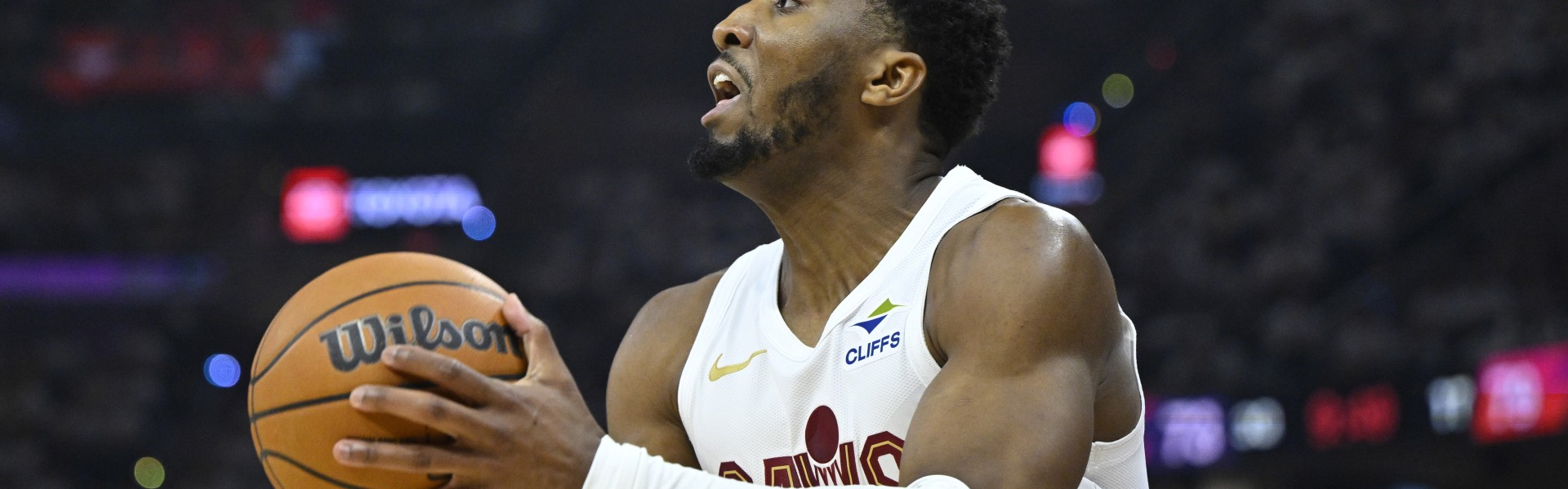 开云体育下载-季后赛主场4-0&amp;客场0-5！骑士主场三分命中率39.4% 客场仅28.5%